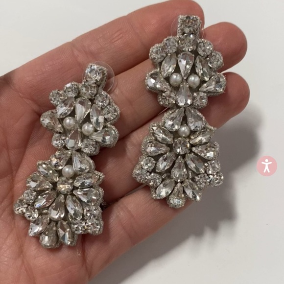 Untamed Petals HUNTER bridal earrings - Picture 4 of 5